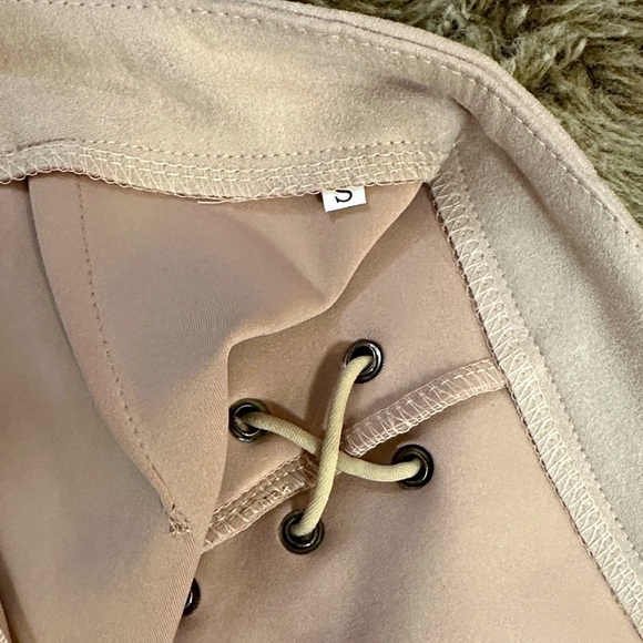 Chic Lace-Up Skirt in Soft Cream - Picture 9 of 9